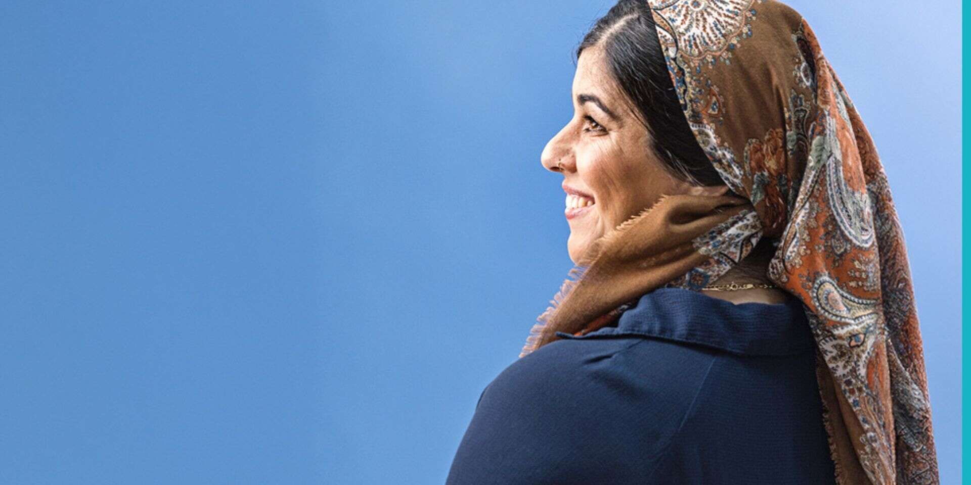 "יש אלוהים. ברור שיש. גם אמא יכולה להיות אלוהים". חן קורן , אבישג שאר-ישוב; איפור: ורד בדוסה רוטרו