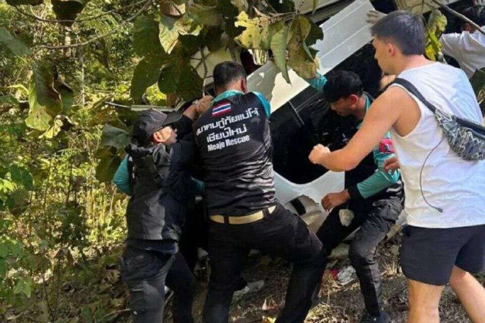 המיניבוס התהפך , רשתות חברתיות
