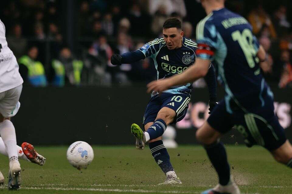 אוסקר גלוך בועט , AFC Ajax
