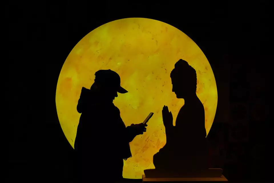 "האם אתה מת?" - האפליקציה המטרידה שסוחפת את סין