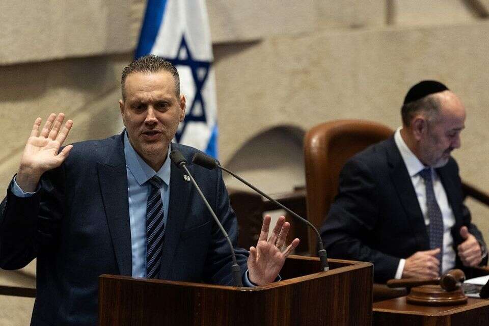 מיקי זוהר, שר התרבות והספורט. חרף הפנייה החוזרת משרד התרבות לא הרחיב בדבר ביטול הפרס , אורן בן חקון
