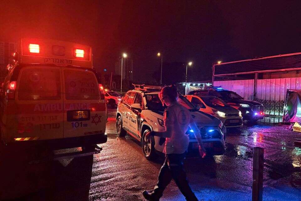 גבר כבן 60 נורה בחדרה, מצבו אנוש , דוברות מד"א