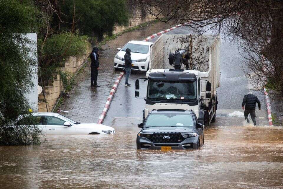 הצפות באבו גוש , אורן בן חקון