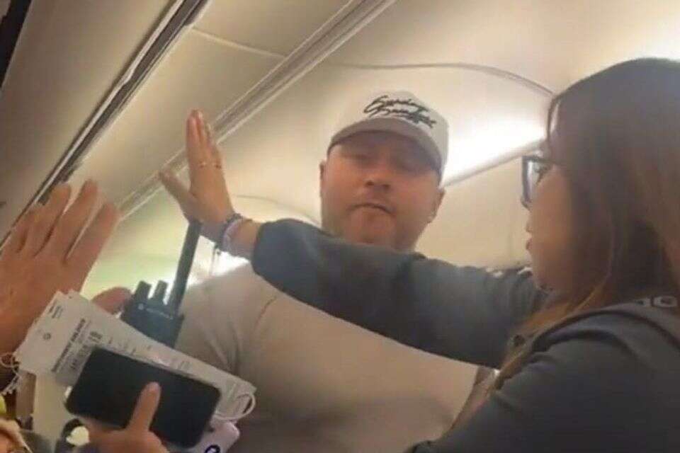 הנוסע תועד מאיים, מקלל ומשליך אוכל , שימוש לפי סעיף 27א' לחוק זכויות יוצרים