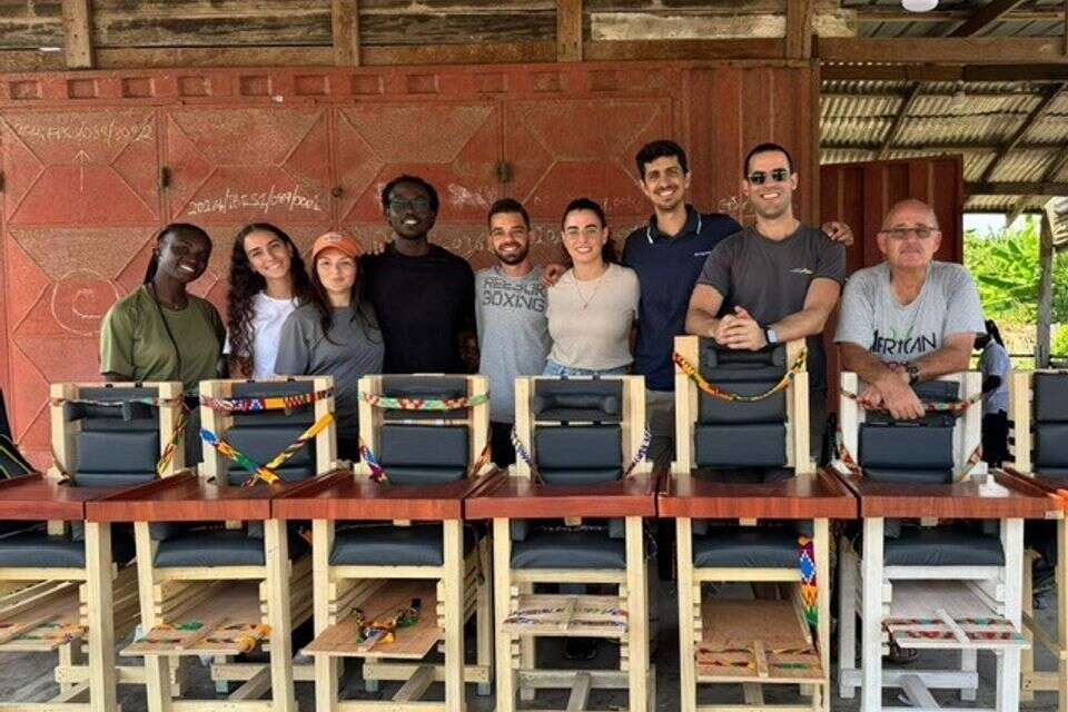 "מהנדסים ללא גבולות": סטודנטים מאפקה בנו כיסאות לילדים עם שיתוק מוחין בגאנה