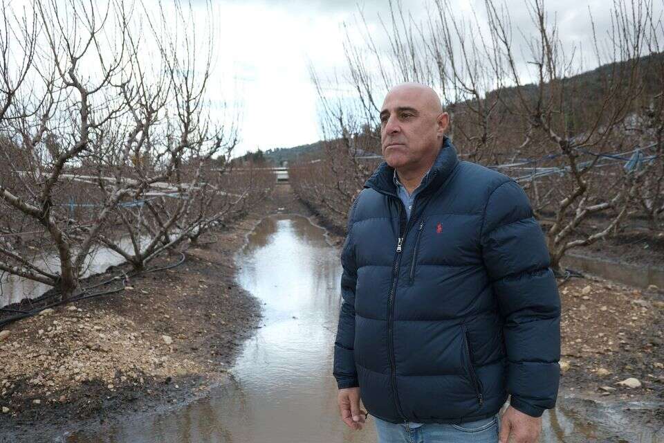 "אנחנו צריכים עזרה". איתן דוידי, יו"ר ועד המושב מרגליות , אייל מרגולין/ג'יני