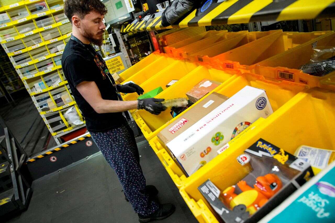 Amazon stops deliveries to Israel