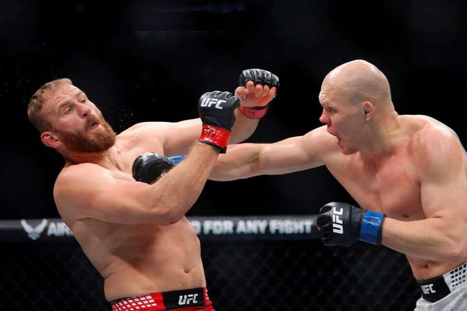 קרב UFC. מישהו חייב לעצור את התופעה , AP