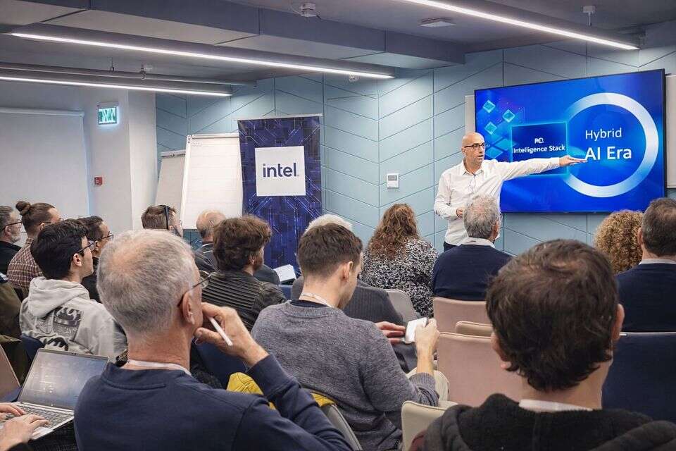 אובדן שליטה? בכירי ענקיות הטכנולוגיה מזהירים מאוטונומיה מלאה של מערכות AI