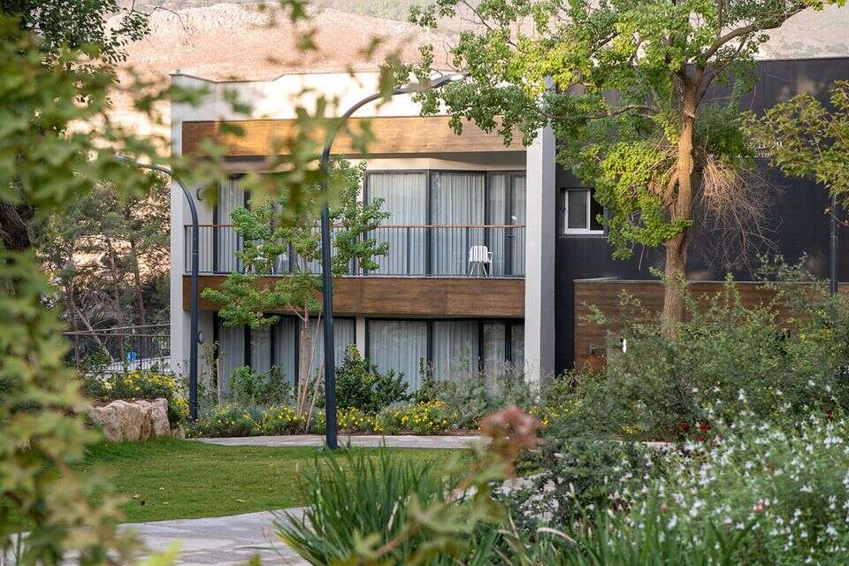 קרוב למגוון מסלולים ולחרמון. מלון כפר גלעדי , יח"צ