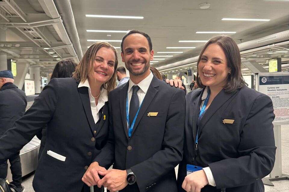 משמאל לימין: רווית שוחט, רון מלחי ולי שוחט , דוברות אל על