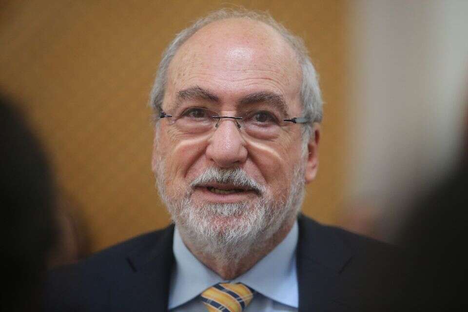נשיא העליון לשעבר, השופט אשר גרוניס פונה במצב קשה לבית החולים	 , מארק סלם
