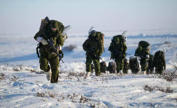 חיילים בצבא קנדה , גלוב אנד מייל