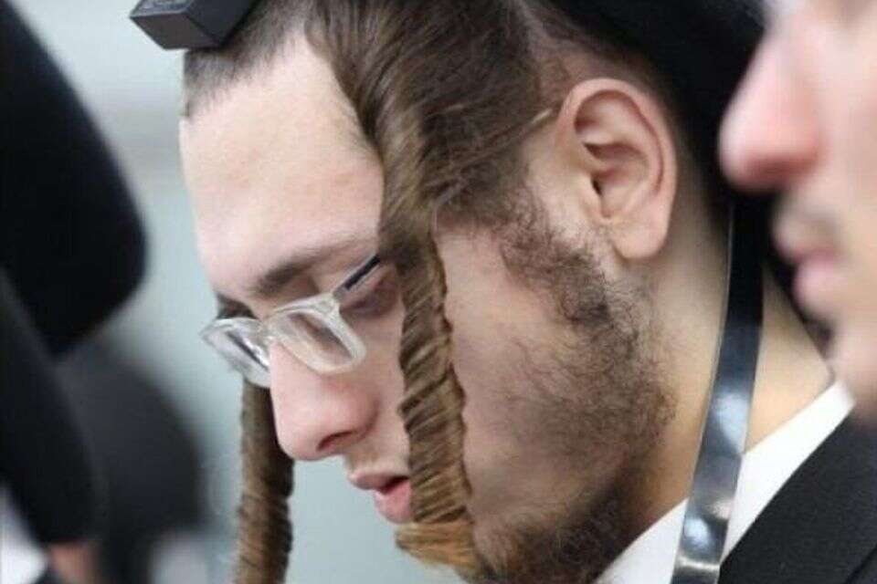 הצעיר שנהרג היום מדריסת אוטבוס בשובו מההפגנה - נפתלי צבי קרמר , ללא