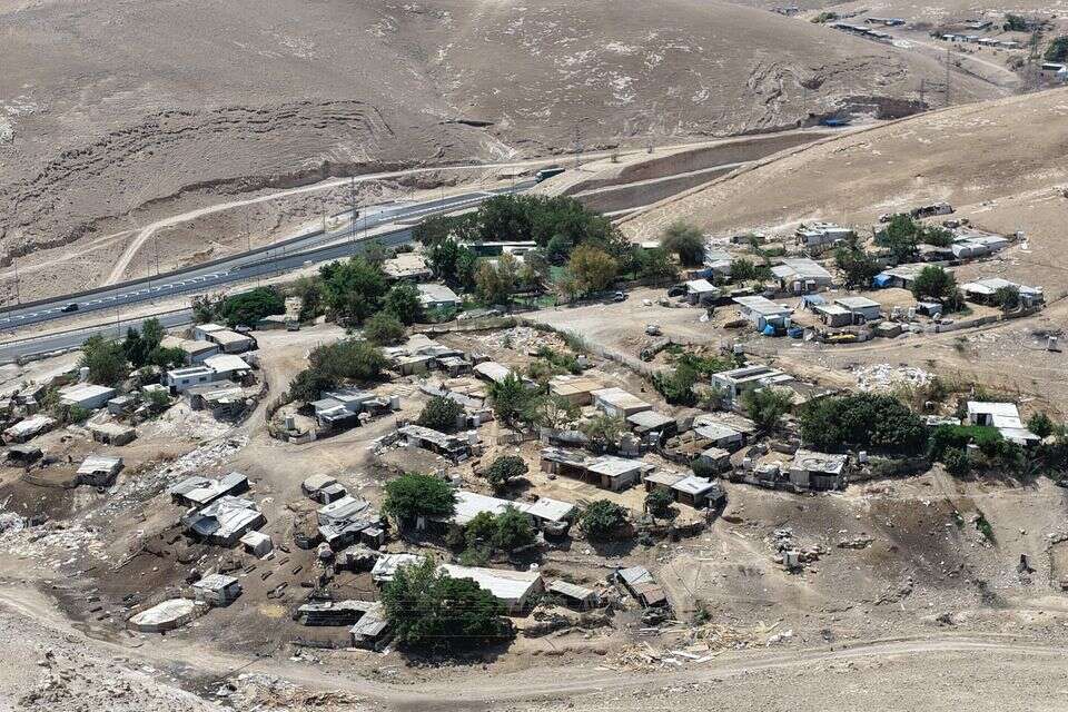 אחרי עתירה נוספת: מתי יפונה חאן אל אח׳מר?