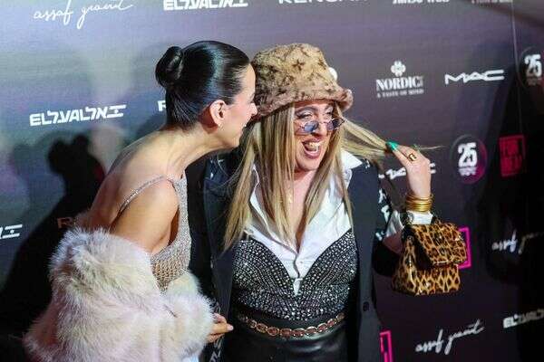 קורין גדעון ותום יער בדמות ליב יטאנוס בערב הגאלה לחשיפת 25 המשפיענים 2025 של ForReal , אורן בן חקון