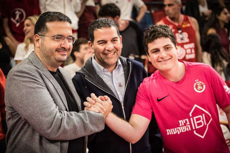 עופר ינאי עם אדמונד ומואיז ספרא , עודד קרני