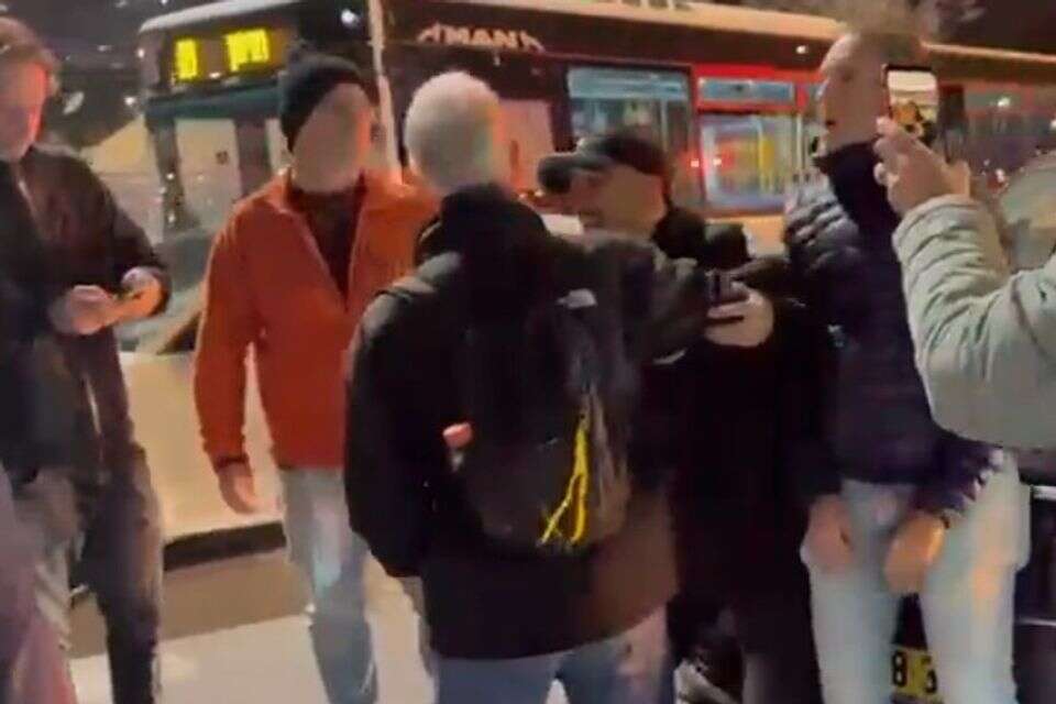 מרדכי דוד חוסם את רכבו של ח"כ גלעד קריב , השימוש לפי סעיף 27א' בחוק זכויות יוצרים
