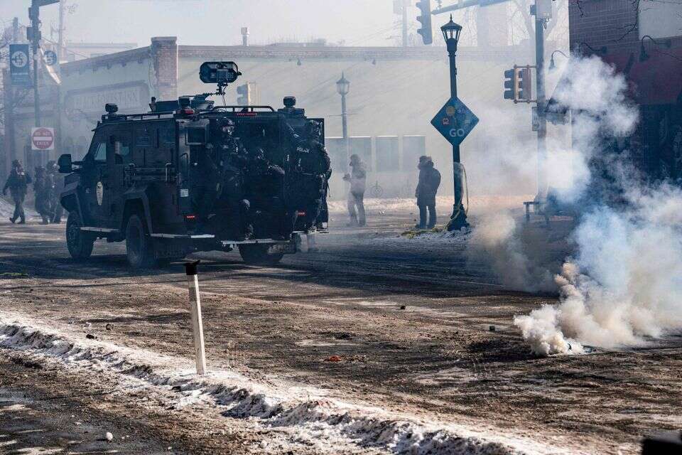 נורה למוות בקרקע: תיעוד מארה