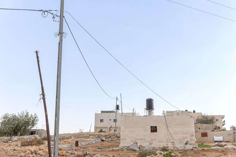 פגיעה בתשתיות והפסד כספי ישיר. בית עם חיבור פיראטי לחשמל , נעמה שטרן