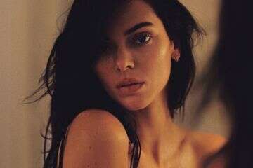 החריץ שמציץ: קנדל ג'נר בתמונות חושפניות במיוחד