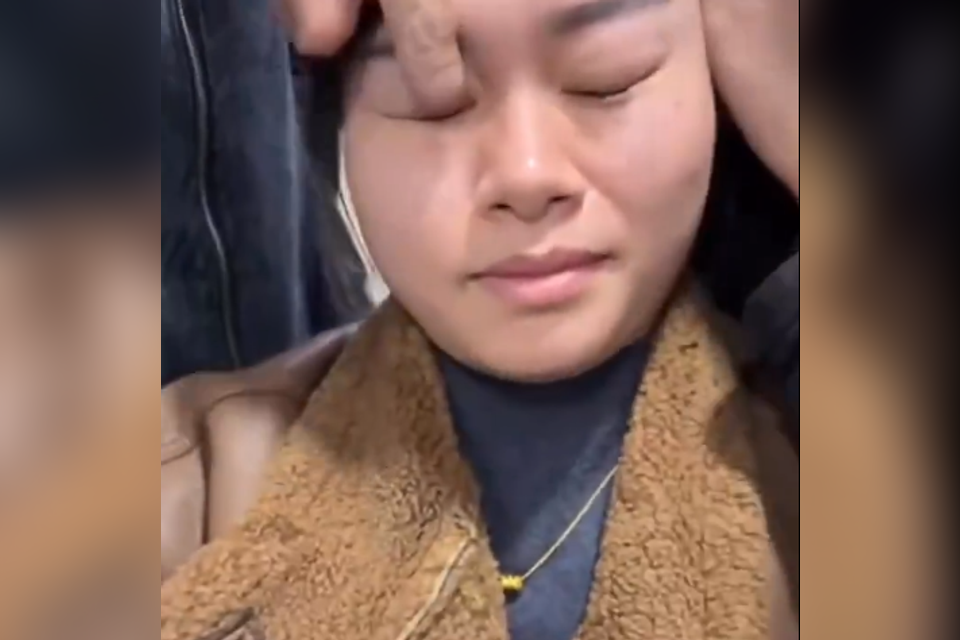 ואז עדשות המגע נשלפו מהעיניים: כך נתפסה המהמרת הרמאית בקזינו | צפו