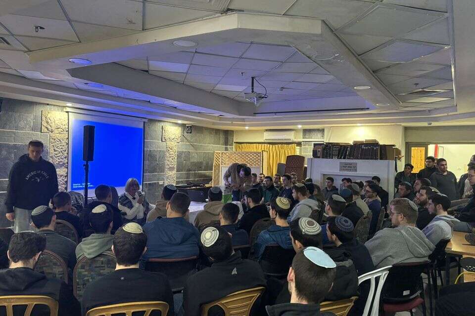 ניצולת השואה לבני ישיבת ההסדר: "חשוב לראות את נשמתו של האדם"