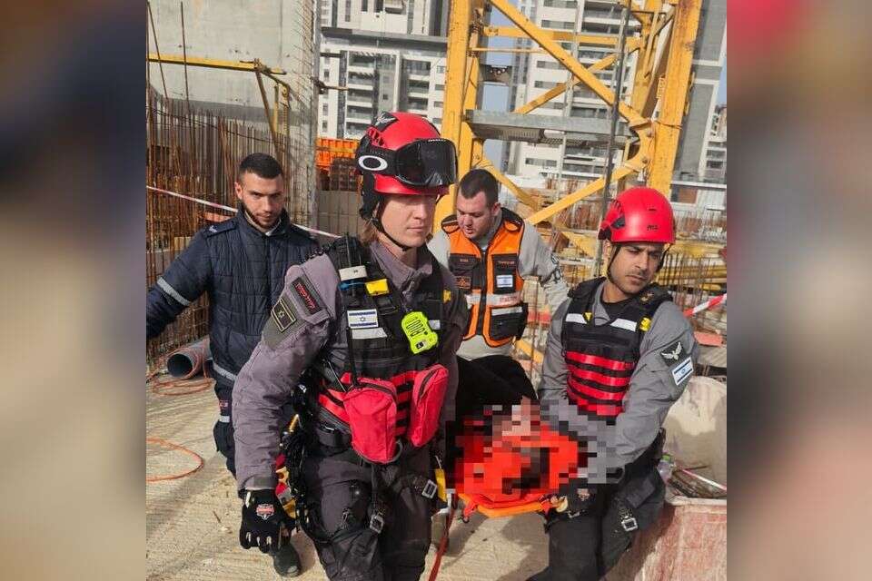 חילוץ הלכודים מהעגורן בלוד , דוברות כב"ה