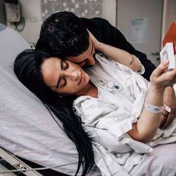 בר כהן סוגרת דלת, המשפחה נקרעת