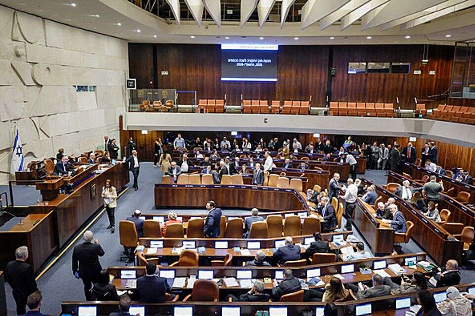 In the shadow of security tensions: 40 signatures debate is held in the Knesset direct