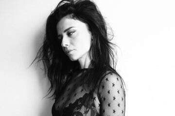 שנה ושלושה חודשים אחרי הפרידה מבעלה: נינט מודה