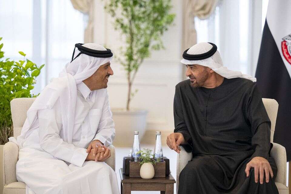 צופות מהצד: המשחק הכפול של מדינות המפרץ