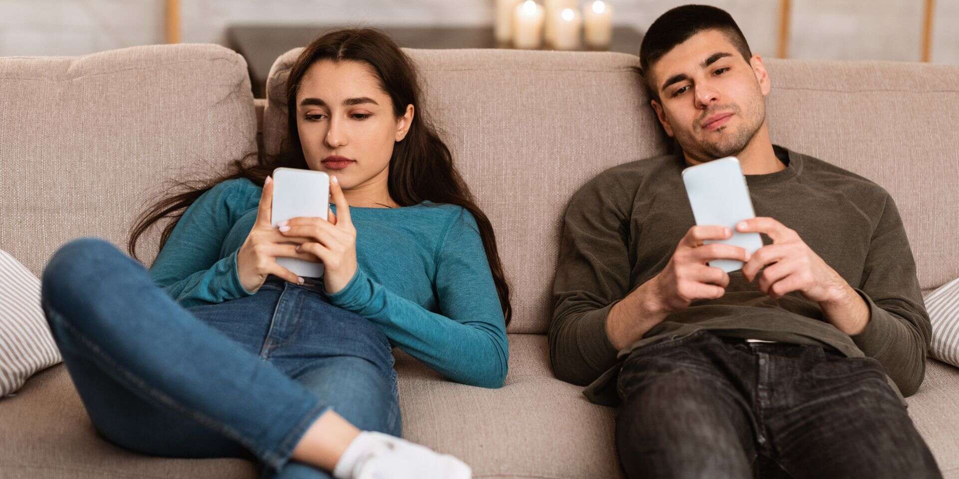 זוגיות קשר מערכת יחסים טלפונים , istockphoto