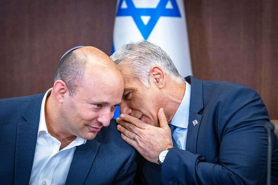 Lapid criticizing Bennett? "Vote for the one who won't defect and won't run away"