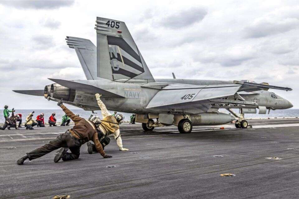 טראמפ שוקל תקיפה ראשונית באיראן בימים הקרובים - כמסר מקדים