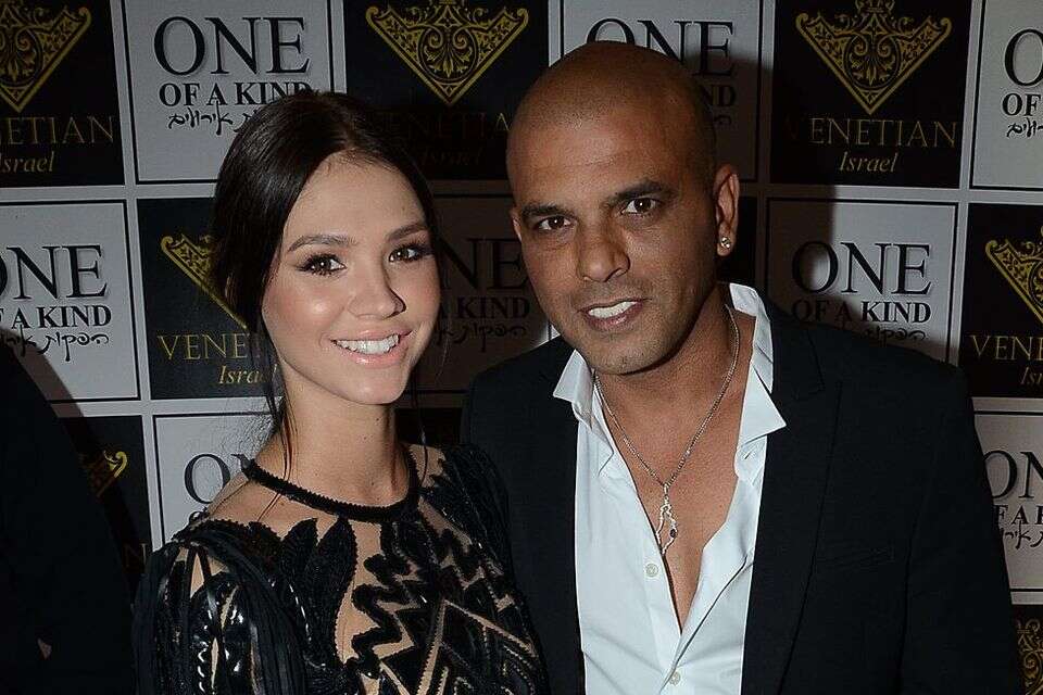 מרעיף אהבה. אייל גולן עם האקסית ואם בנו יאן, רוסלנה רודינה , שוקה כהן