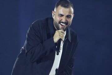 אחרי החקירה: אושר כהן בהופעת ענק