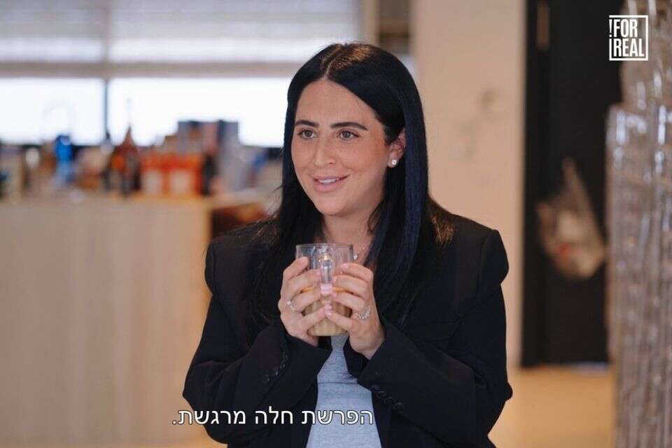 בר כהן בפרק "הפרשת חלה" מתוך סדרת "בר ואליאב" של מדור For Real של אתר ישראל היום , For Real / ישראל היום