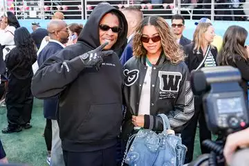 ג'יי זי הגיע עם הבנות לסופרבול