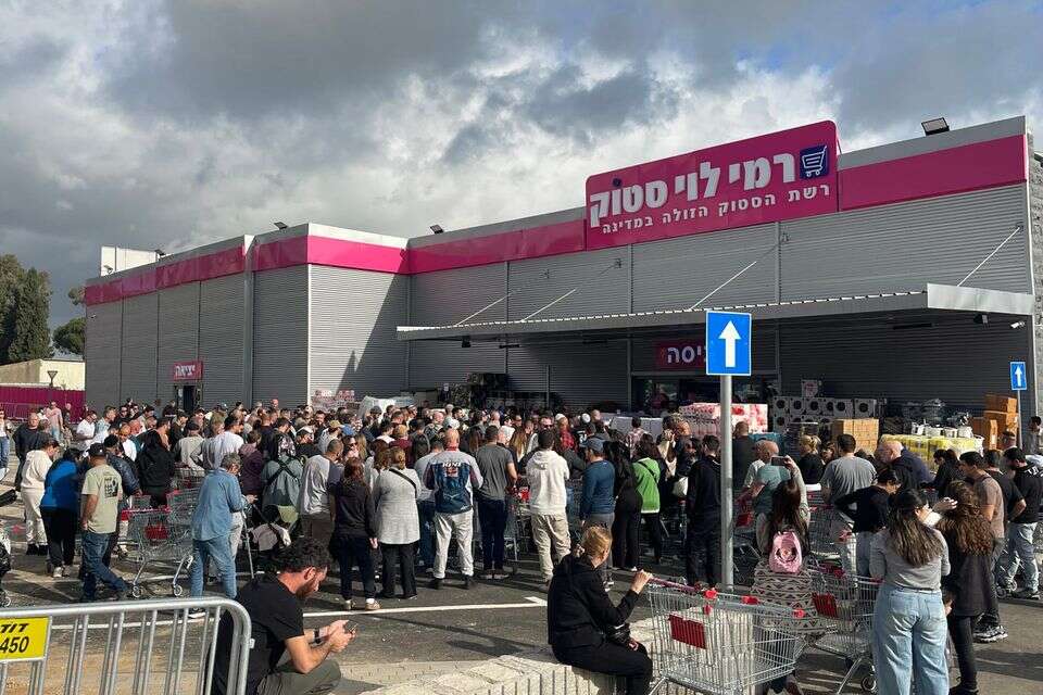 תורים ארוכים ברמי לוי סטוק , ללא