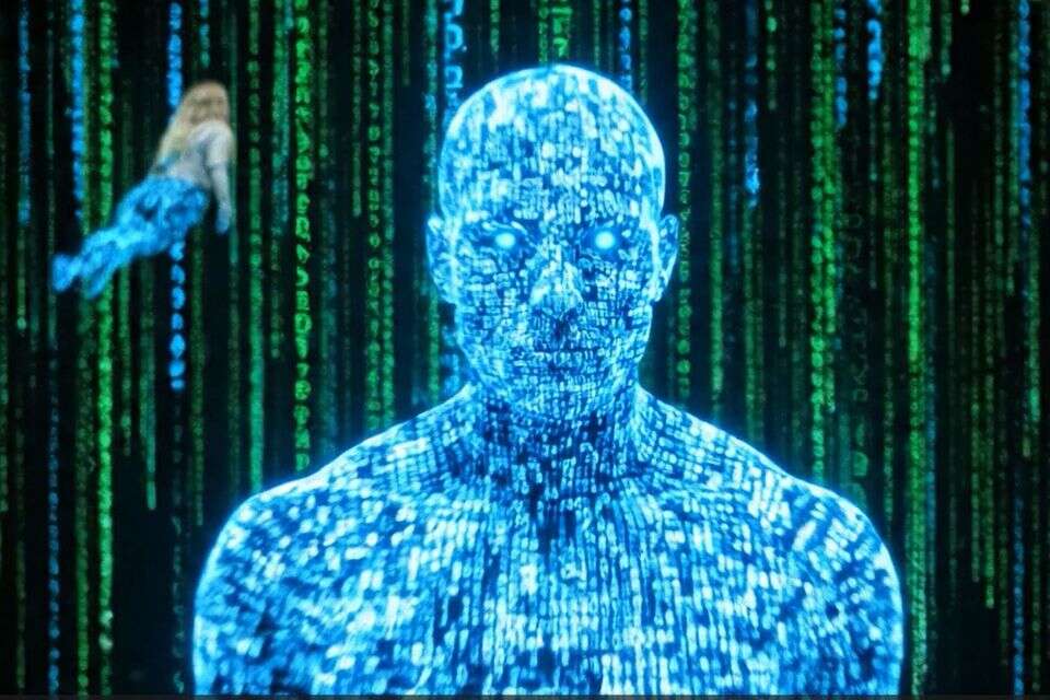 A love triangle with artificial intelligence: the intriguing psychological thriller