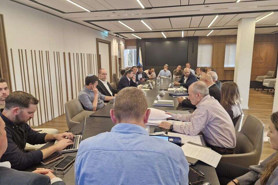 Tensions at the top: difficult debates at the Yeshiva on the milk reform