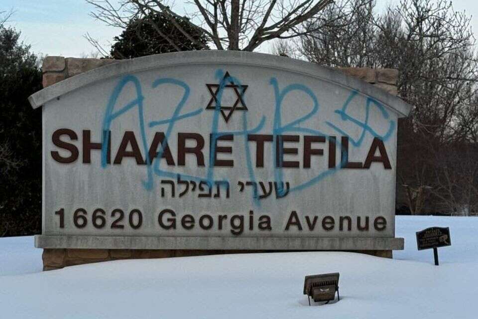 Swastikas at the entrance to the synagogue in Maryland