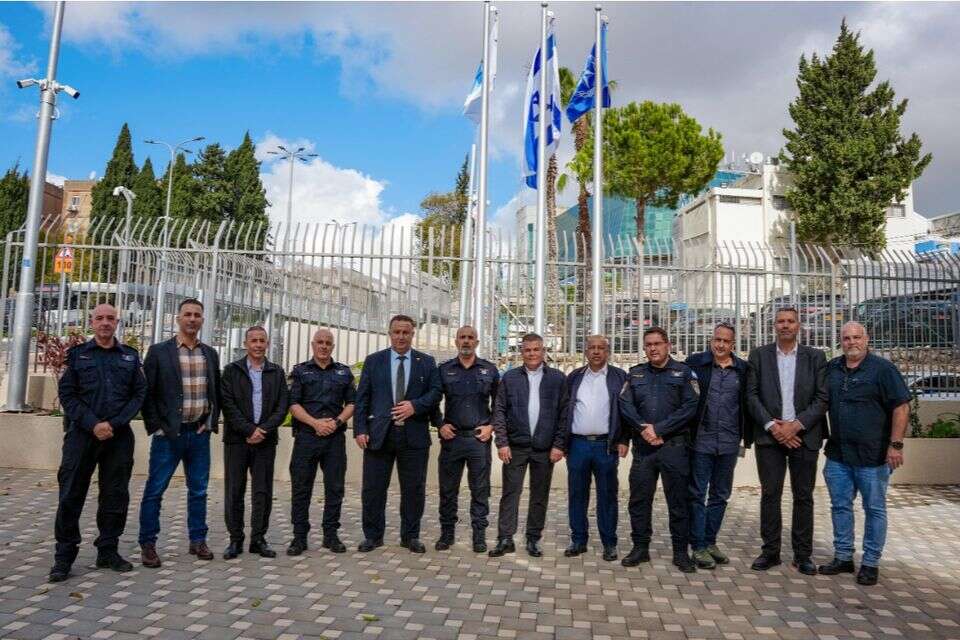 After the protest of the Arab society: the commissioner met with heads of authorities in the north