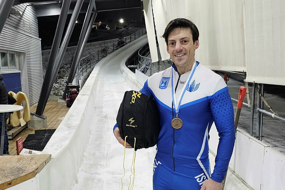 "If I sacrifice my life and crash, then only for Israel"