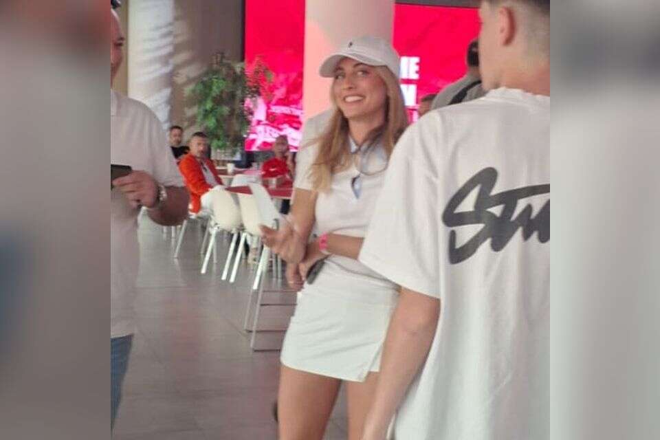 In honor of Valentine? Terza Cohen visits her boyfriend at work