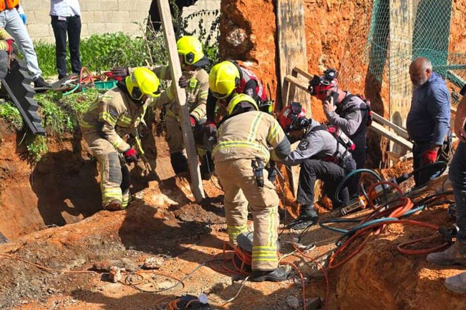 אסון בסביון: פועל באתר בנייה נהרג מפגיעת פלטת בטון | היום