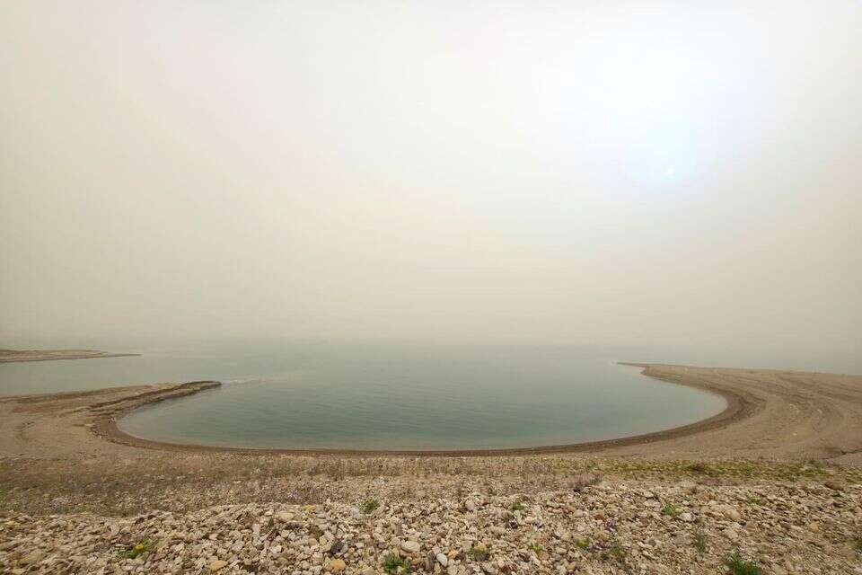 The fog is sinking, the fire is on its way