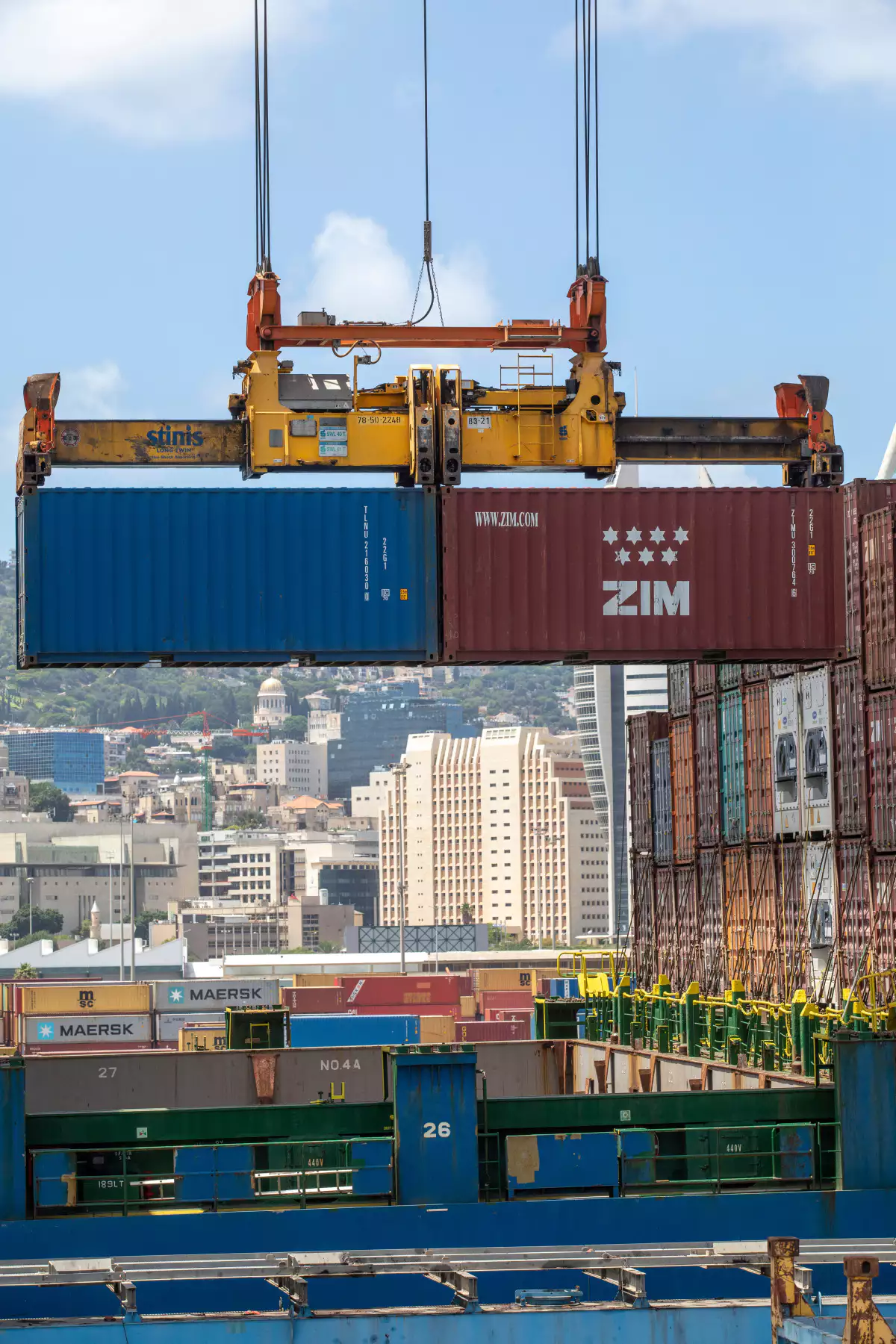 מכולות צים בנמל חיפה , מישל דוט קום