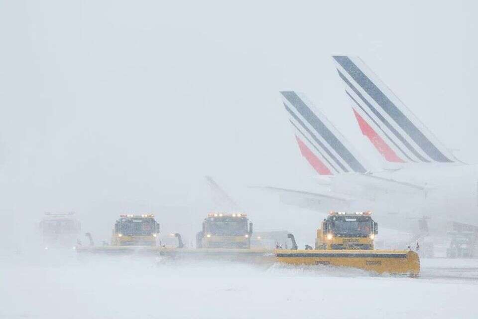 Chaos in the skies of Europe: airlines are required to cancel flights